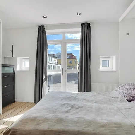 Appartement Awesome In With Kitchen